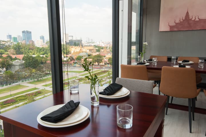GLOW PARK HOTEL Grand Royal Palace
