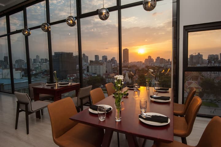 GLOW PARK HOTEL Grand Royal Palace