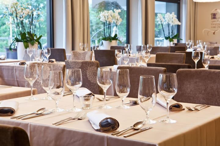 Queen's Astoria Design Hotel