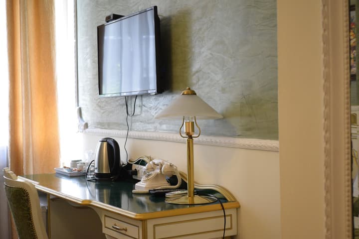 Queen's Astoria Design Hotel