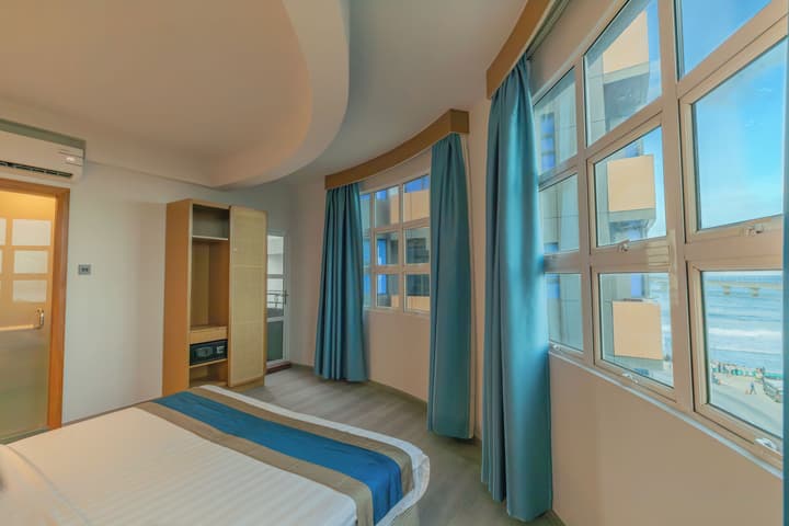 UMET Seaview Hotel Roundtrip Airport Pick up and drop off