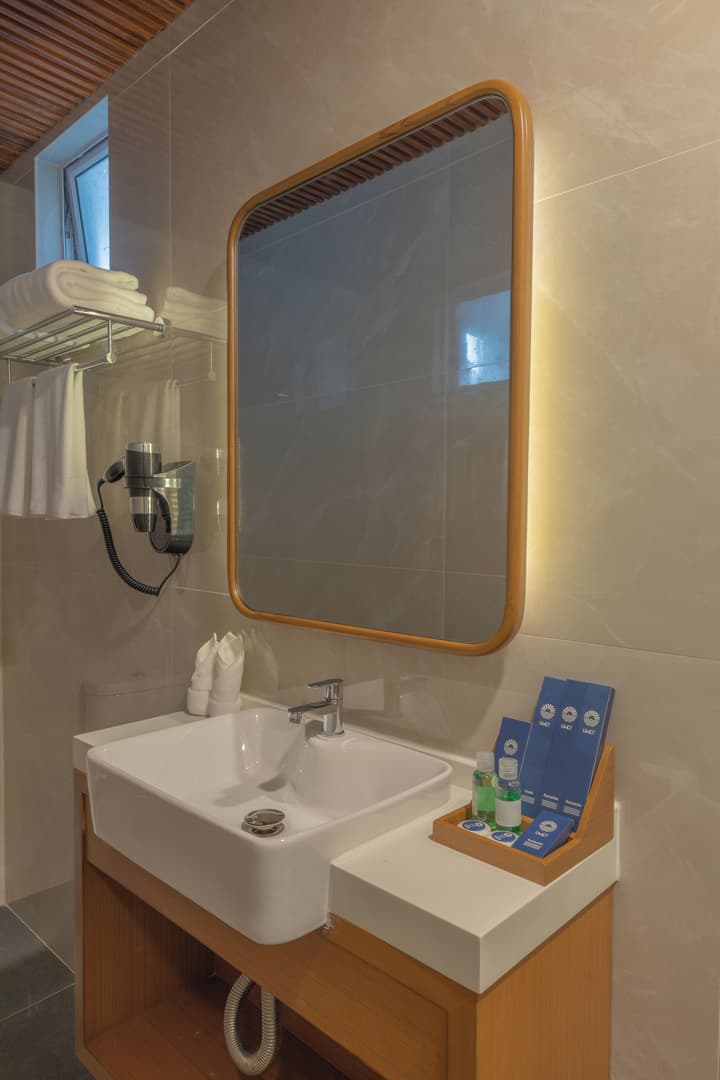 UMET Seaview Hotel Roundtrip Airport Pick up and drop off