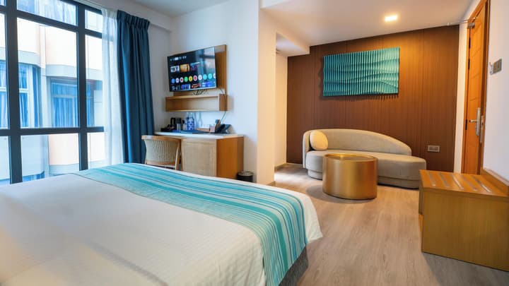 UMET Seaview Hotel Roundtrip Airport Pick up and drop off