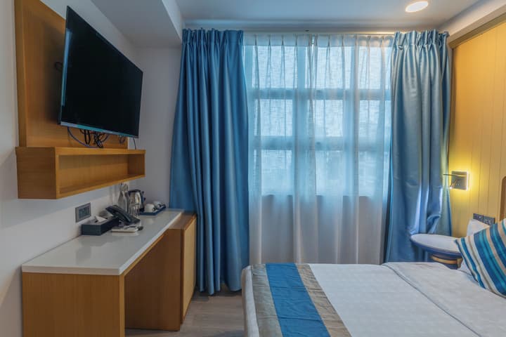 UMET Seaview Hotel Roundtrip Airport Pick up and drop off