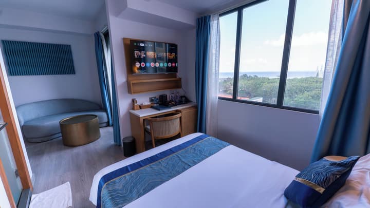 UMET Seaview Hotel Roundtrip Airport Pick up and drop off