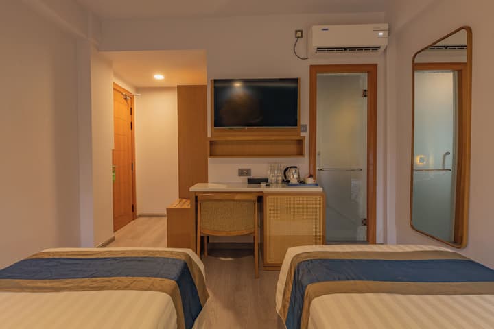 UMET Seaview Hotel Roundtrip Airport Pick up and drop off