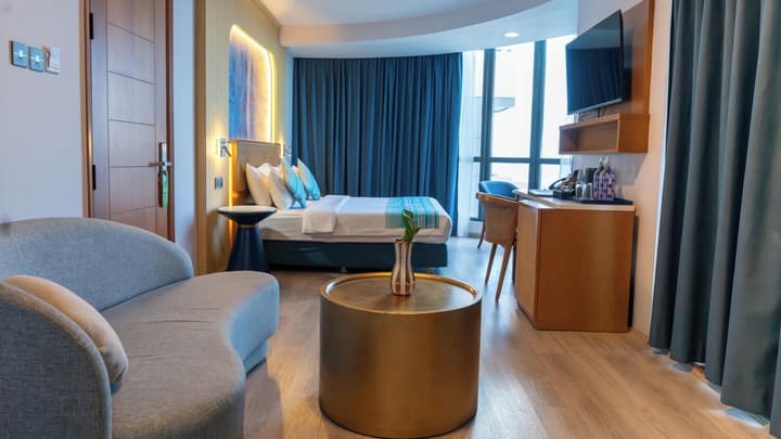 UMET Seaview Hotel Roundtrip Airport Pick up and drop off