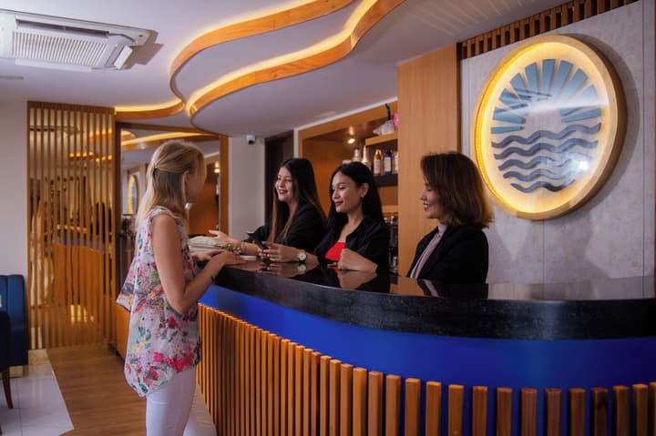 UMET Seaview Hotel Roundtrip Airport Pick up and drop off