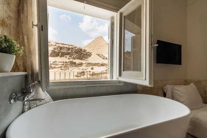 Villa Khufu Pyramids Hotel