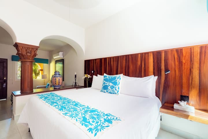 El Encanto Suites