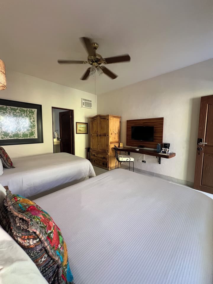 El Encanto Suites
