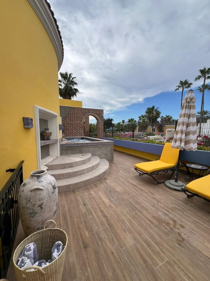 El Encanto Suites
