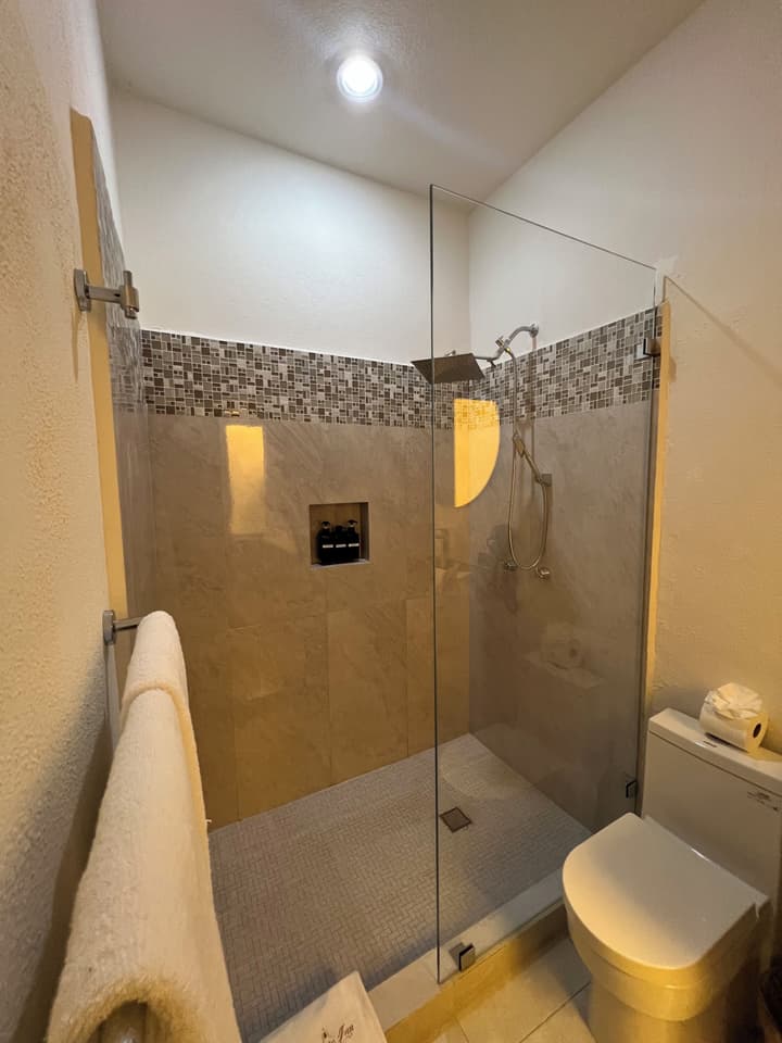 El Encanto Suites
