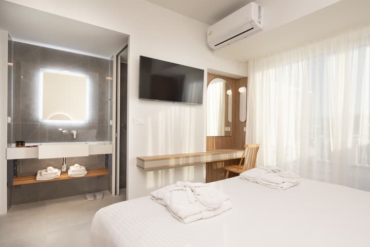 Epavli Grace Hotel