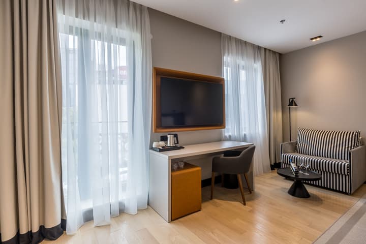 Cora Hotel