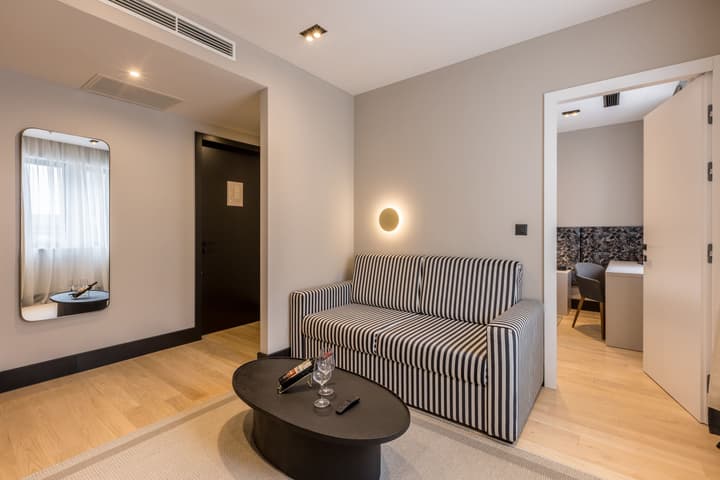 Cora Hotel