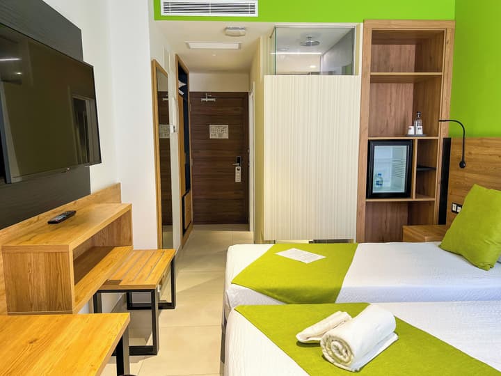 Hotel MG Poniente