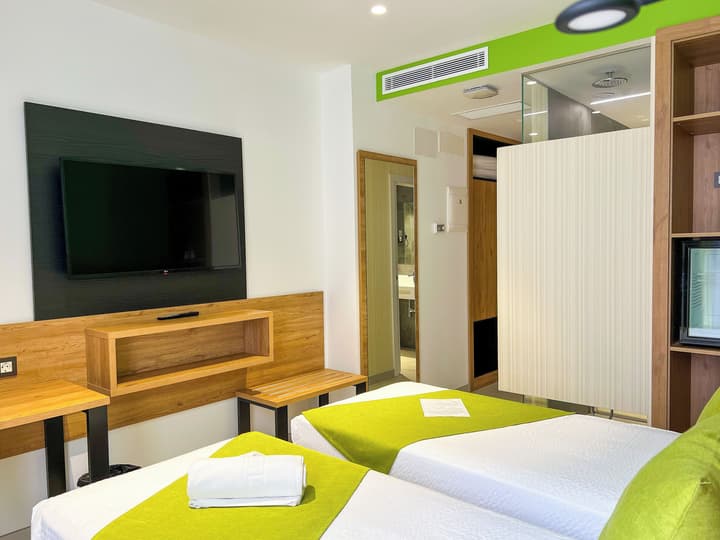Hotel MG Poniente