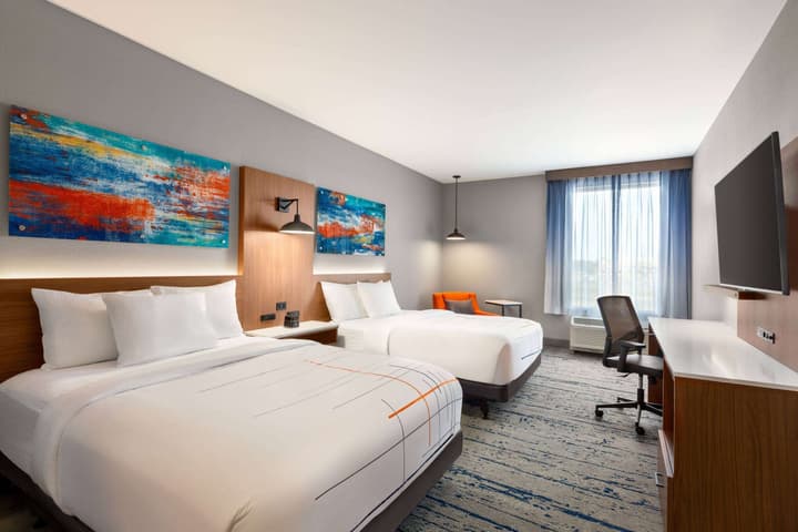 La Quinta Inn & Suites By Wyndham Mount Laurel / Moorestown