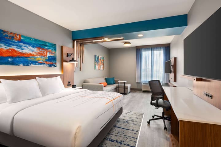 La Quinta Inn & Suites By Wyndham Mount Laurel / Moorestown