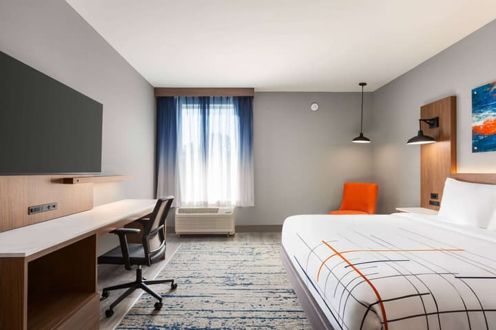 La Quinta Inn & Suites By Wyndham Mount Laurel / Moorestown