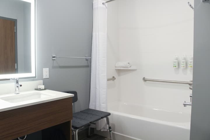 La Quinta Inn & Suites By Wyndham Mount Laurel / Moorestown
