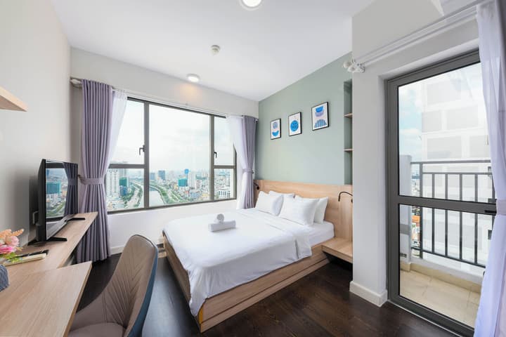 REM Rivergate Garden Pool Signature Apartments