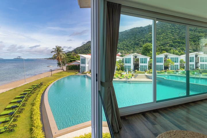 Vannee Golden Sands Beachfront Resort