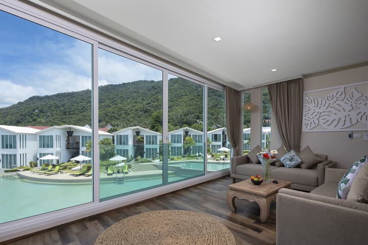 Vannee Golden Sands Beachfront Resort