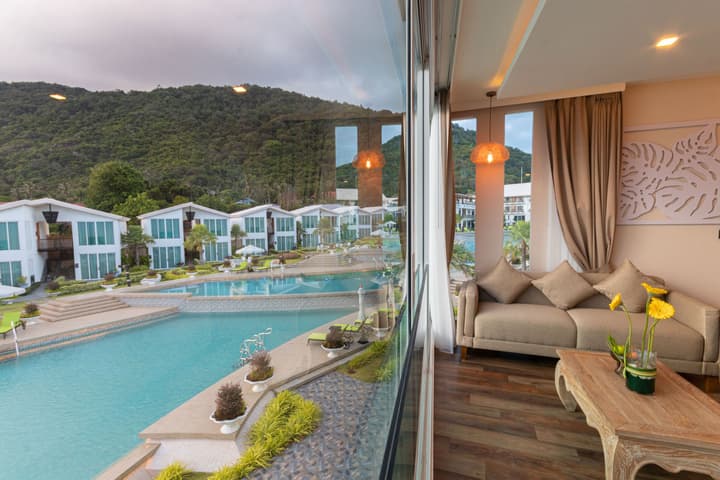 Vannee Golden Sands Beachfront Resort