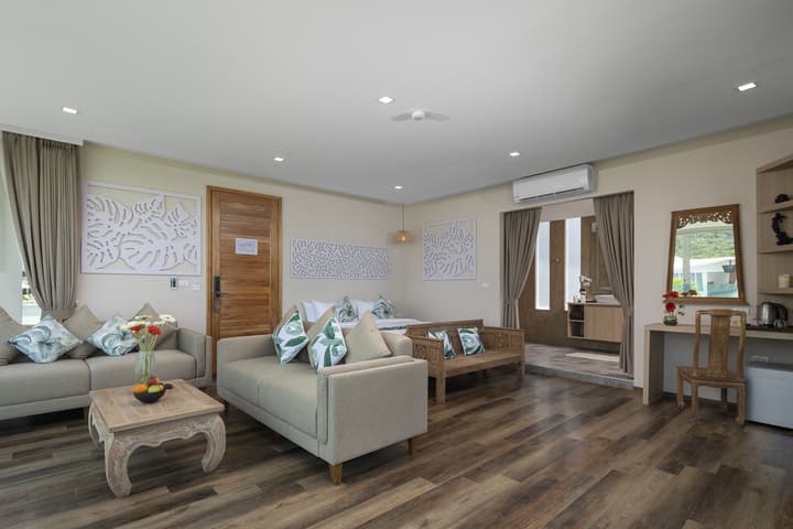 Vannee Golden Sands Beachfront Resort