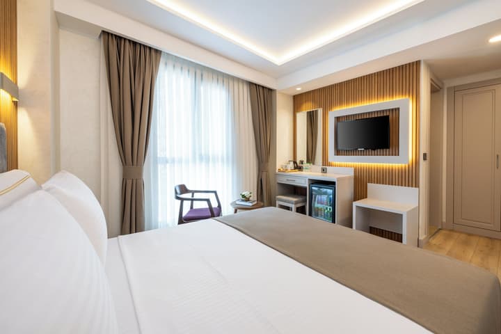 Carina Gold Hotel and Restaurant