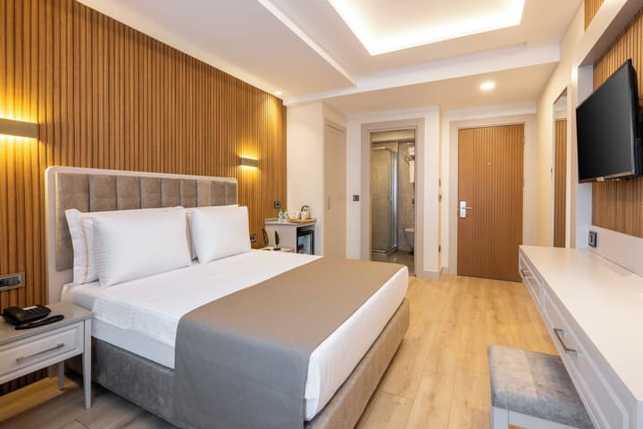 Carina Gold Hotel and Restaurant