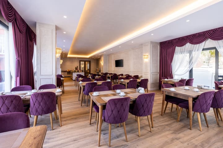 Carina Gold Hotel and Restaurant