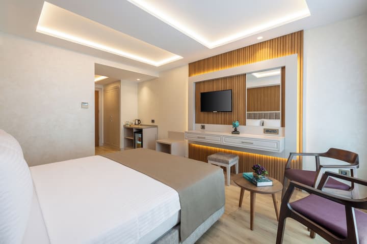 Carina Gold Hotel and Restaurant