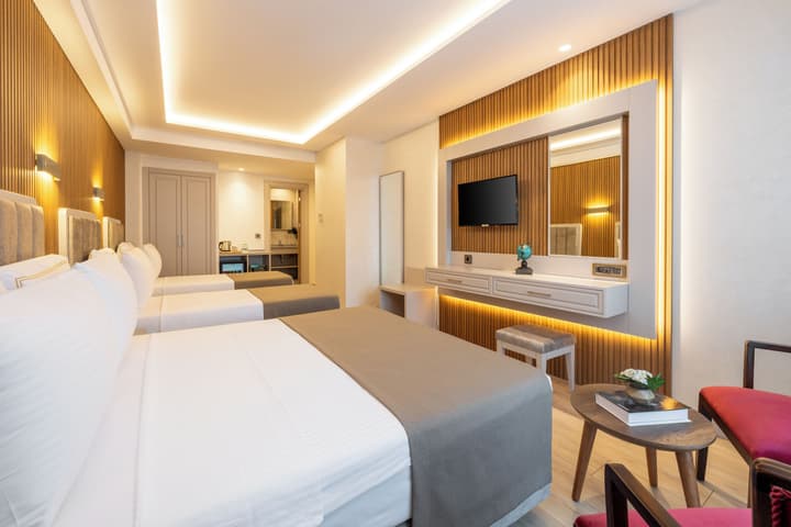 Carina Gold Hotel and Restaurant