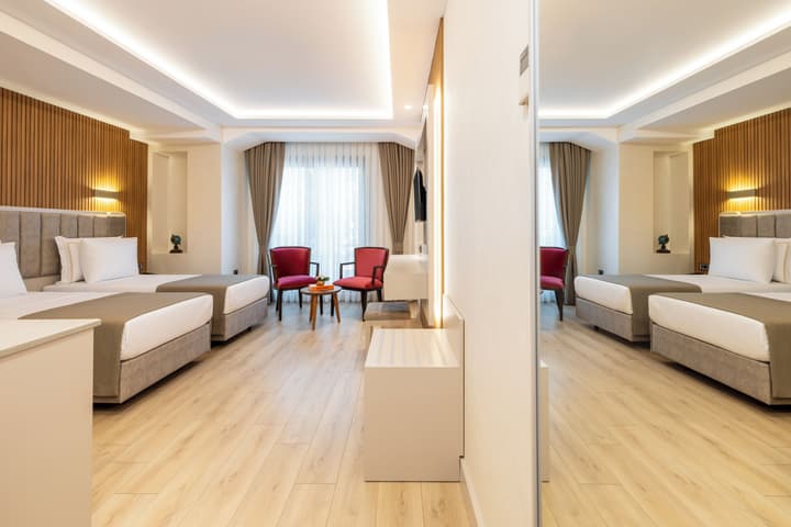 Carina Gold Hotel and Restaurant