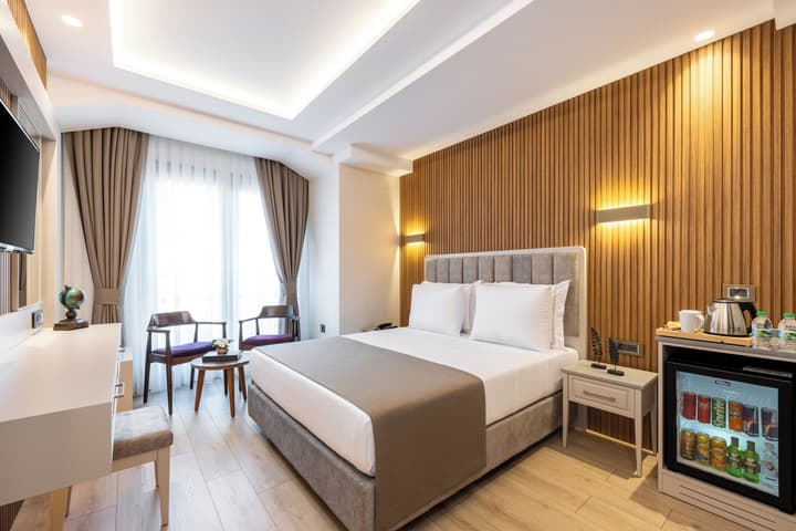 Carina Gold Hotel and Restaurant