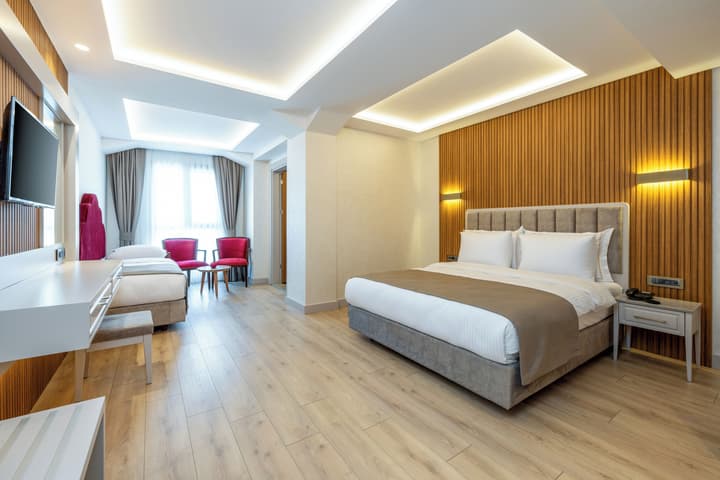 Carina Gold Hotel and Restaurant