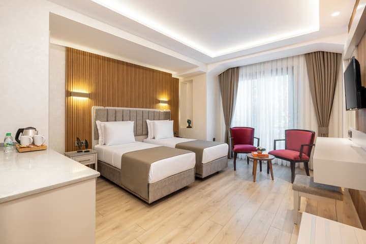 Carina Gold Hotel and Restaurant