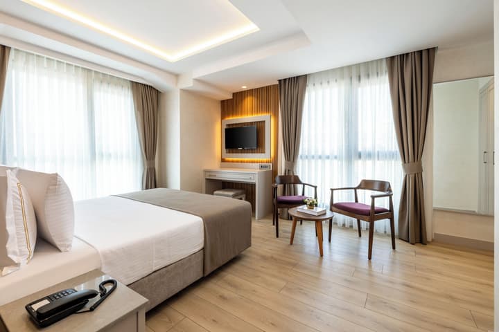 Carina Gold Hotel and Restaurant