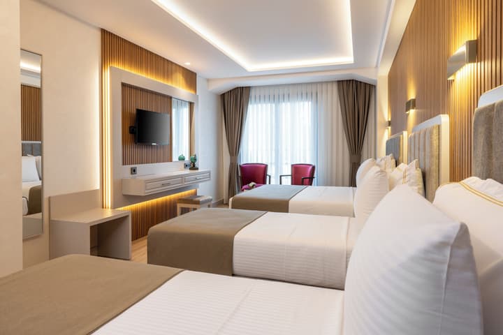 Carina Gold Hotel and Restaurant