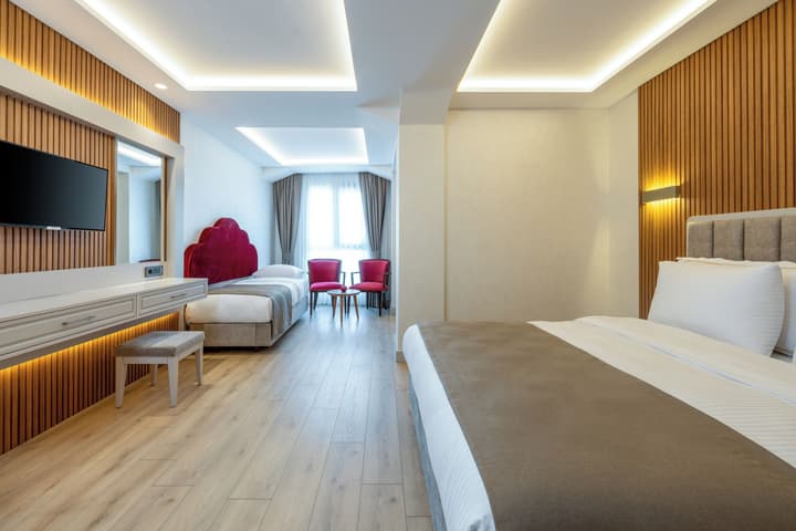 Carina Gold Hotel and Restaurant