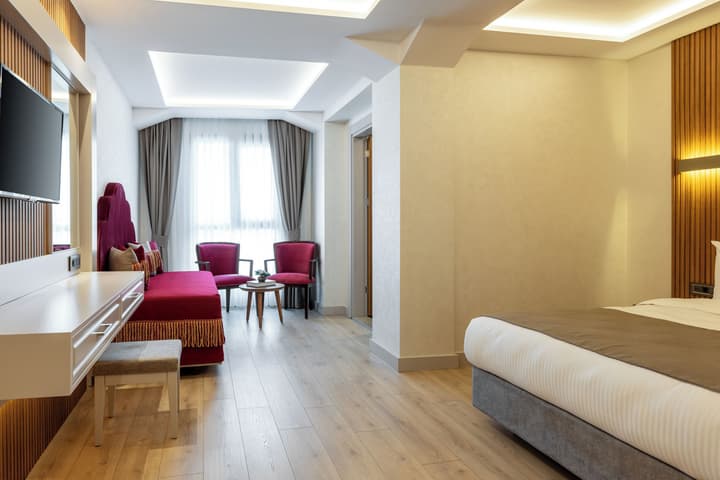 Carina Gold Hotel and Restaurant