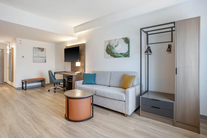 Four Points by Sheraton Newark Airport