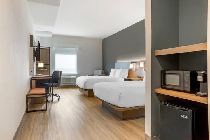Four Points by Sheraton Newark Airport