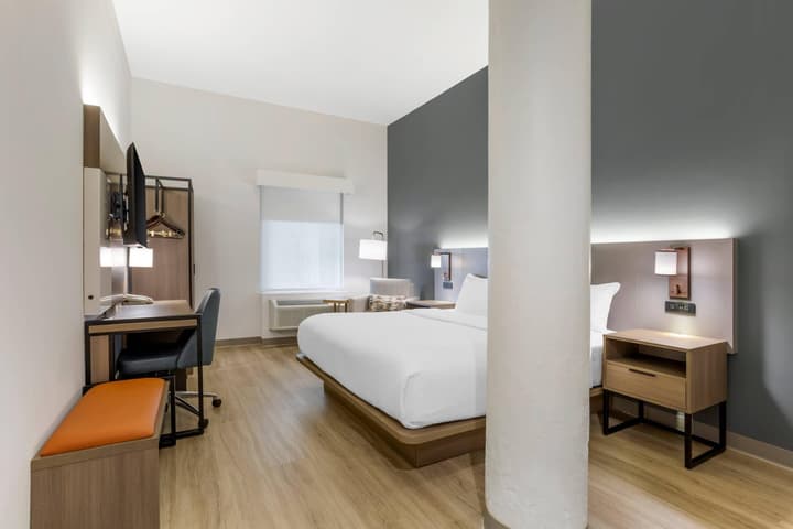 Four Points by Sheraton Newark Airport