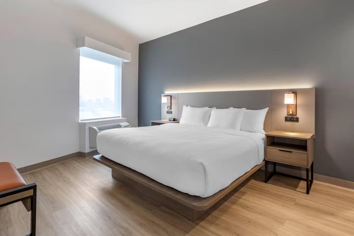 Four Points by Sheraton Newark Airport
