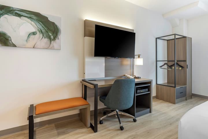 Four Points by Sheraton Newark Airport