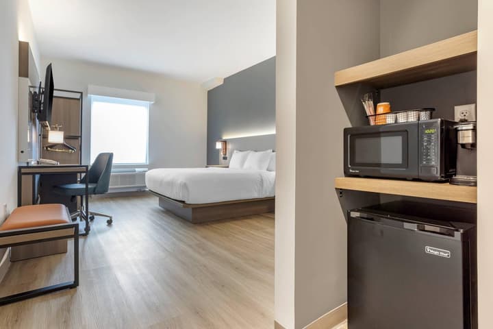 Four Points by Sheraton Newark Airport